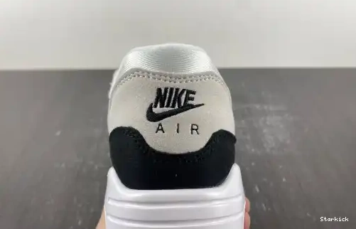 CI7576-100 Golf White Max Air  Black 1   Nike 0518